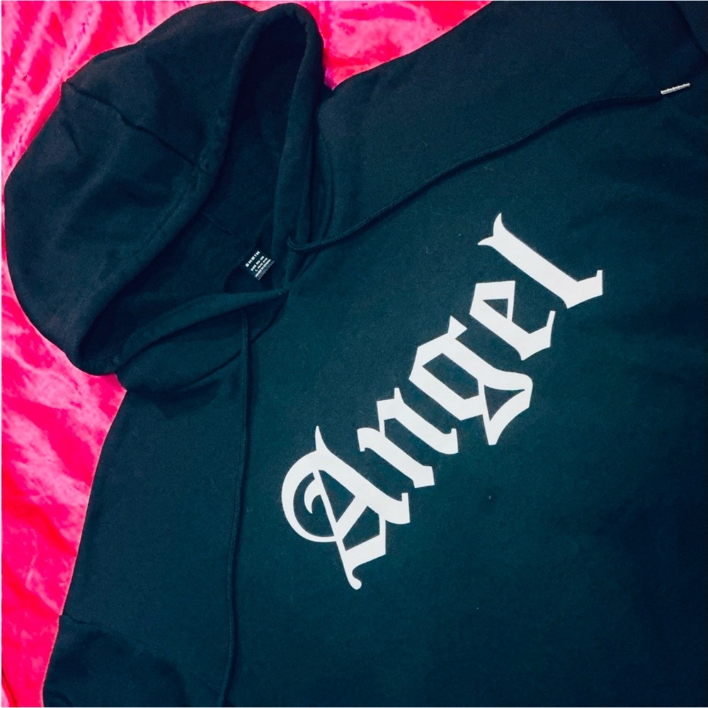 Angel Hoodie 🖤💋 - Picture 2 of 3